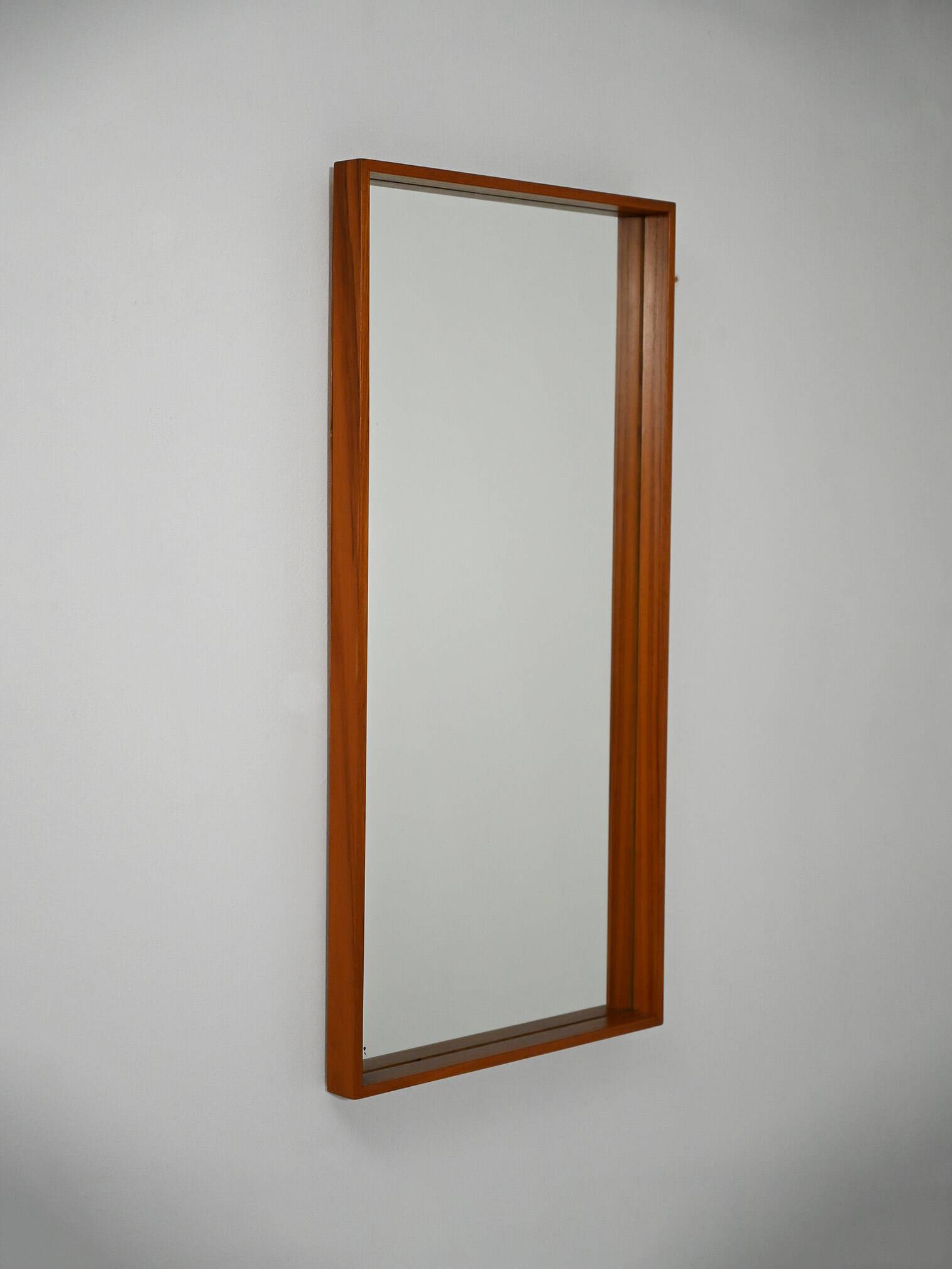Miroir en teck suédois des années 1950-60