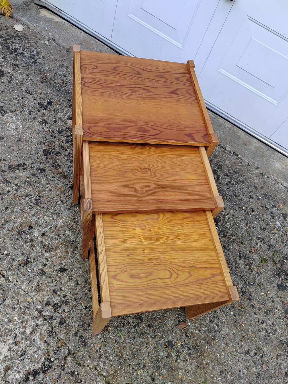 Nesting pine table from the 1970s