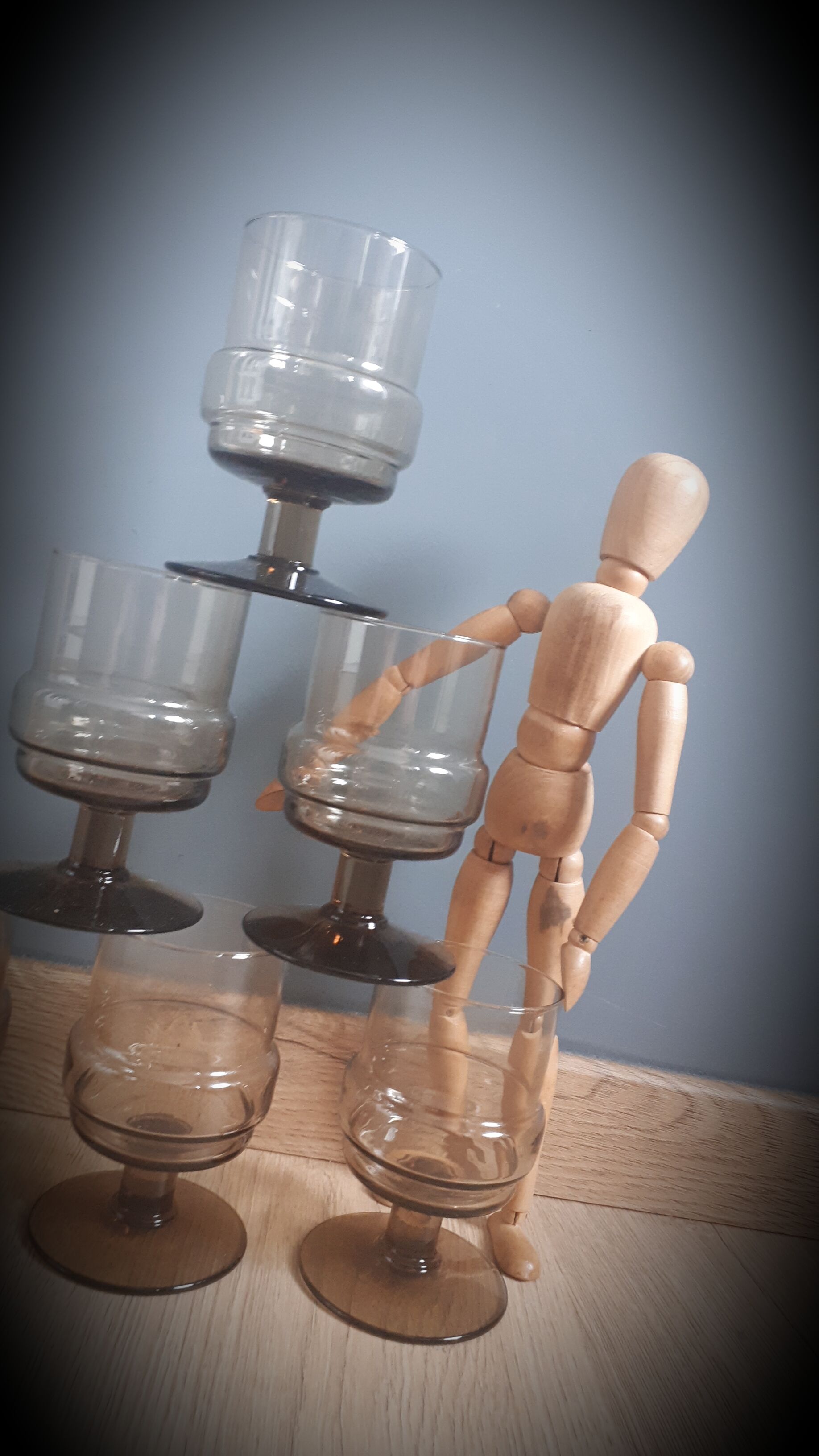 Set 6 vintage brown glasses