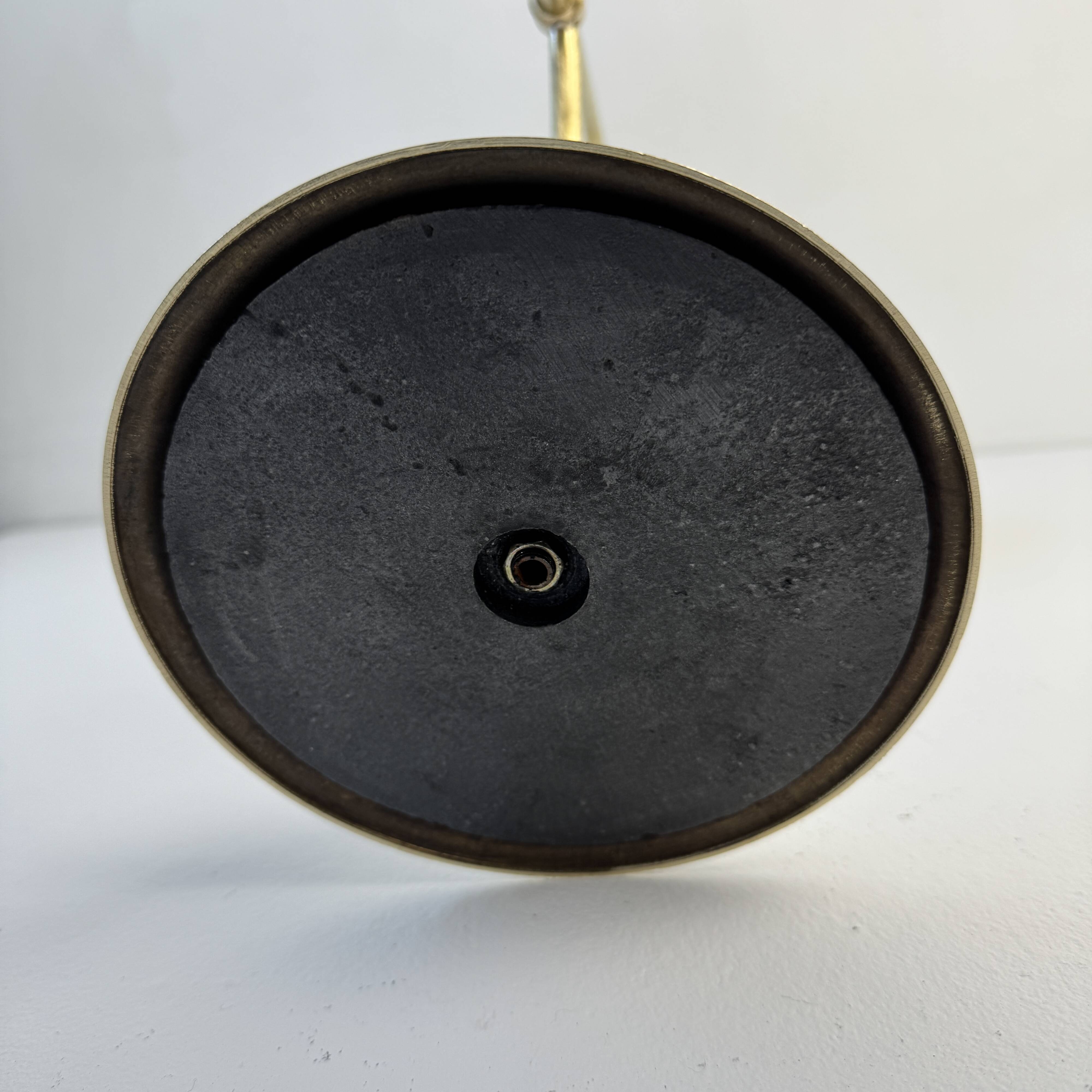 VINTAGE ARTICULATED DESK LAMP IN BRASS AND OPAL GLASS