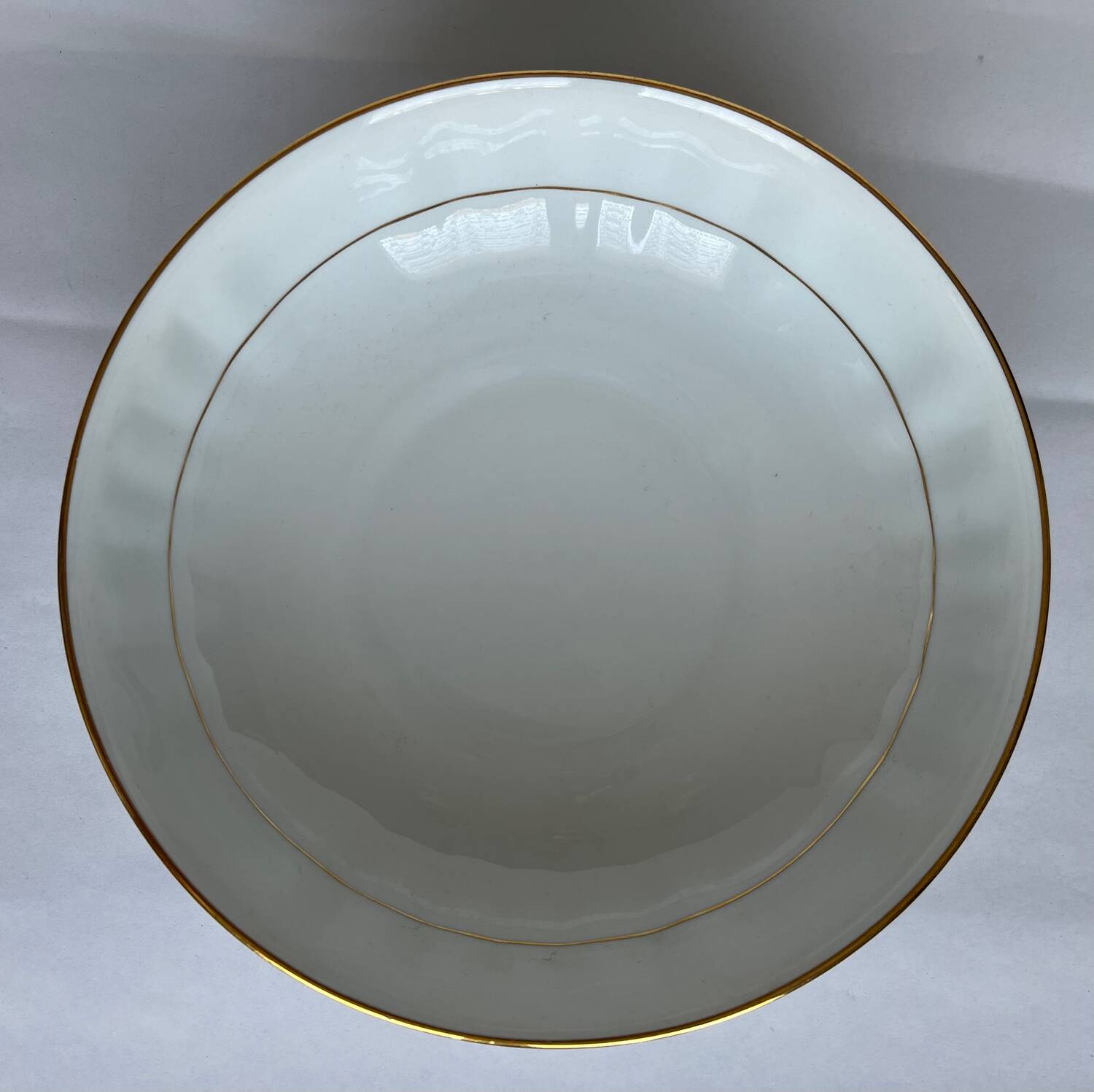 Saladier en porcelaine blanche