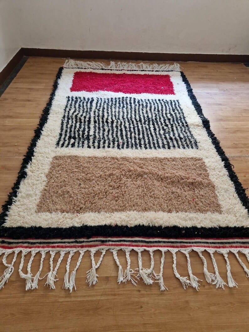 Handmade Moroccan wool rug, size 150 x 250 cm