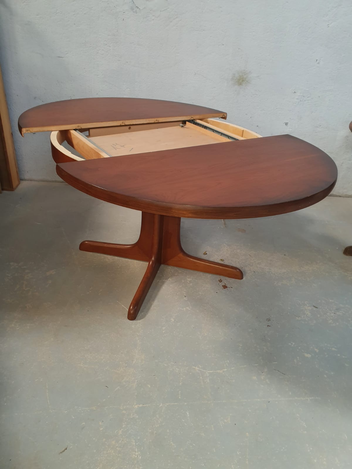 Table ronde extensible baumann en merisier