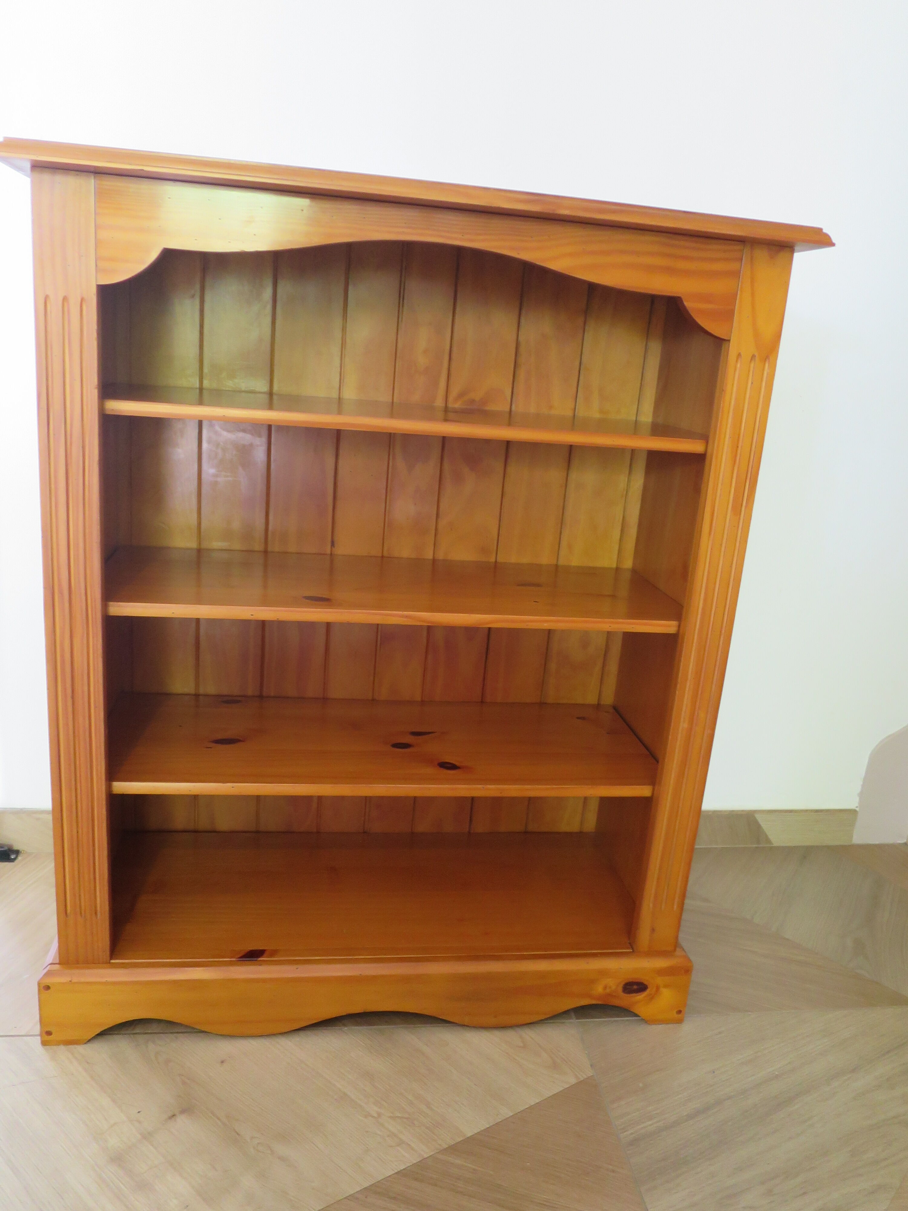 Solid wood bookshelf