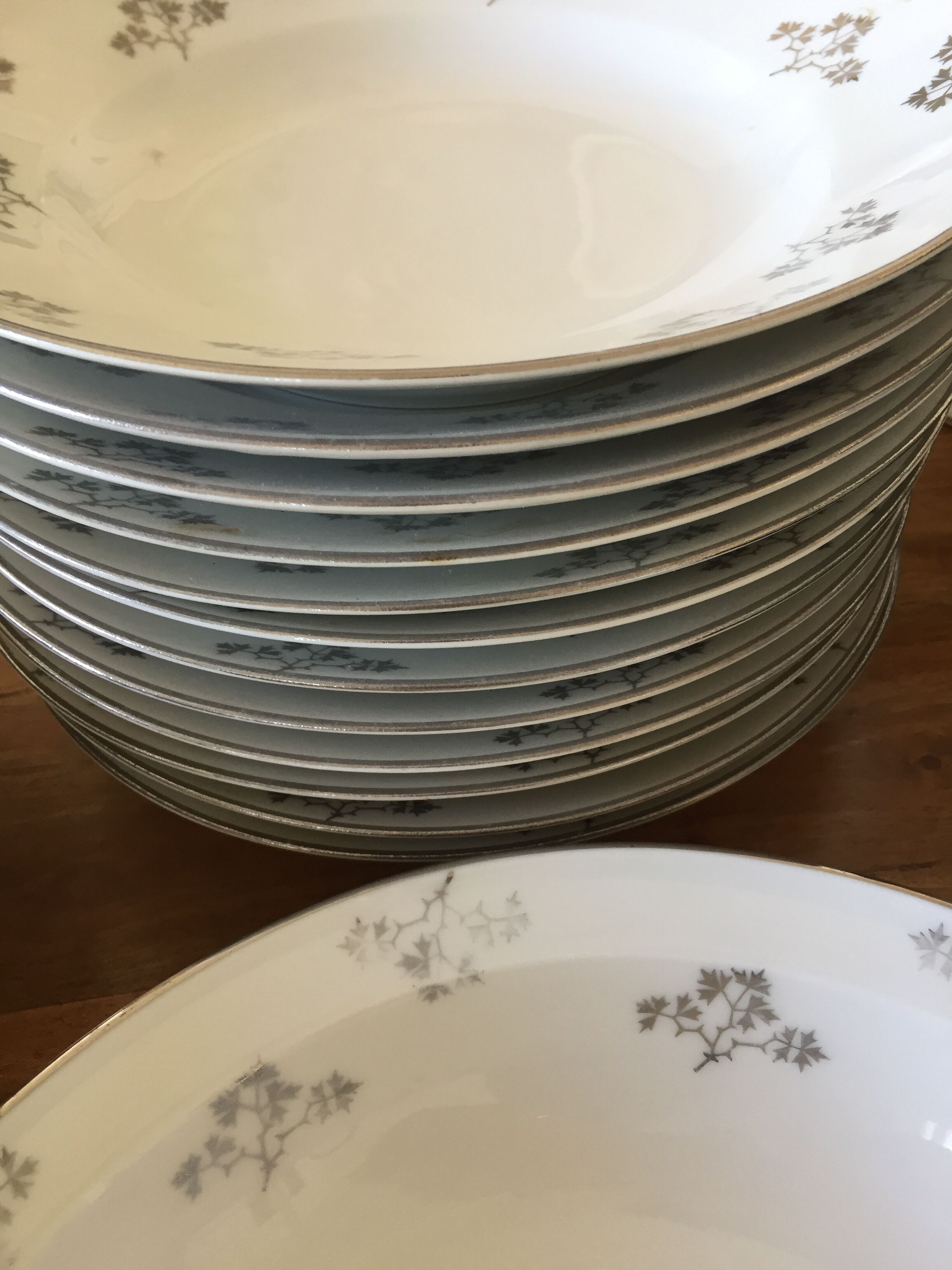Service 70 pieces porcelain from limoges art deco