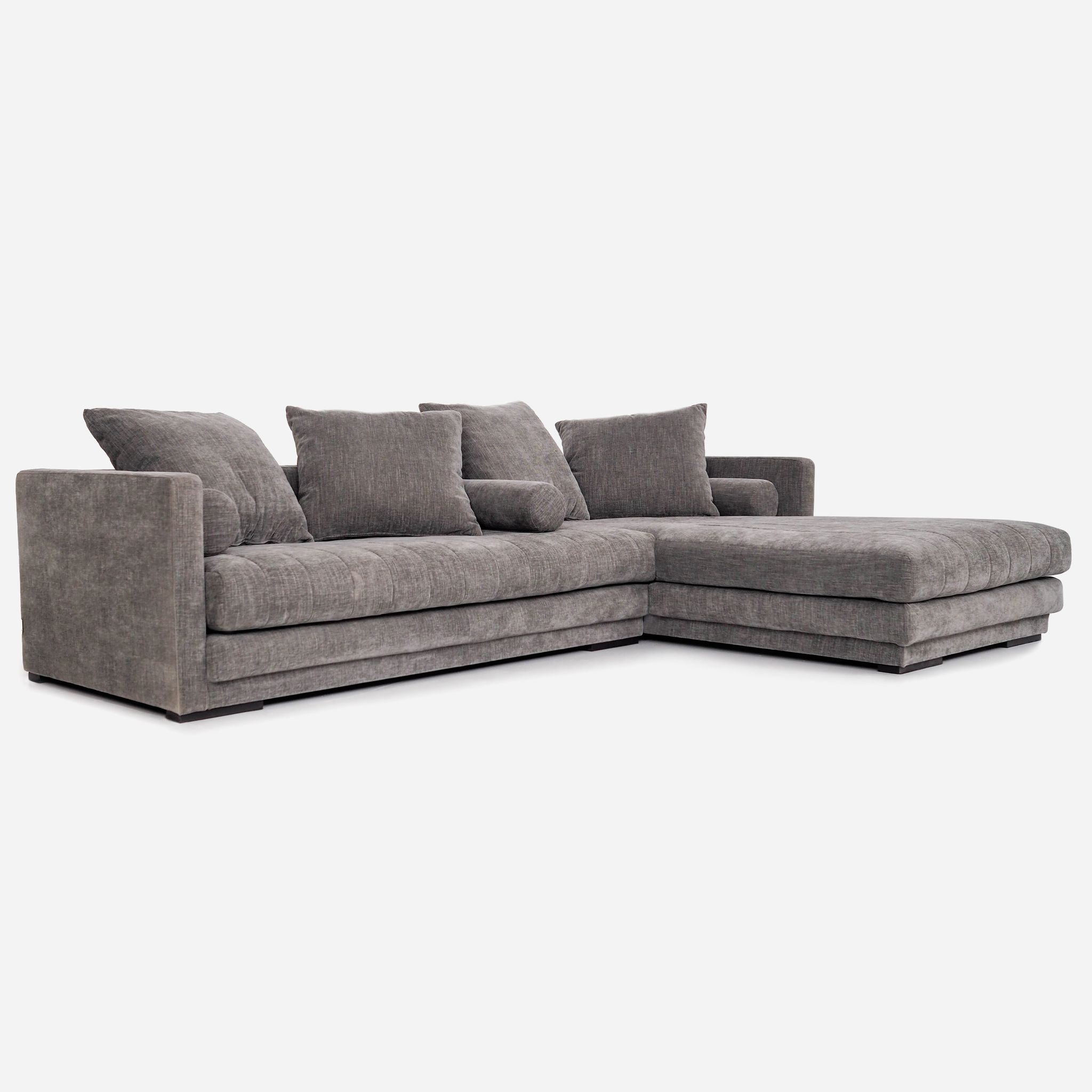 Canapé d’angle gris, design scandinave