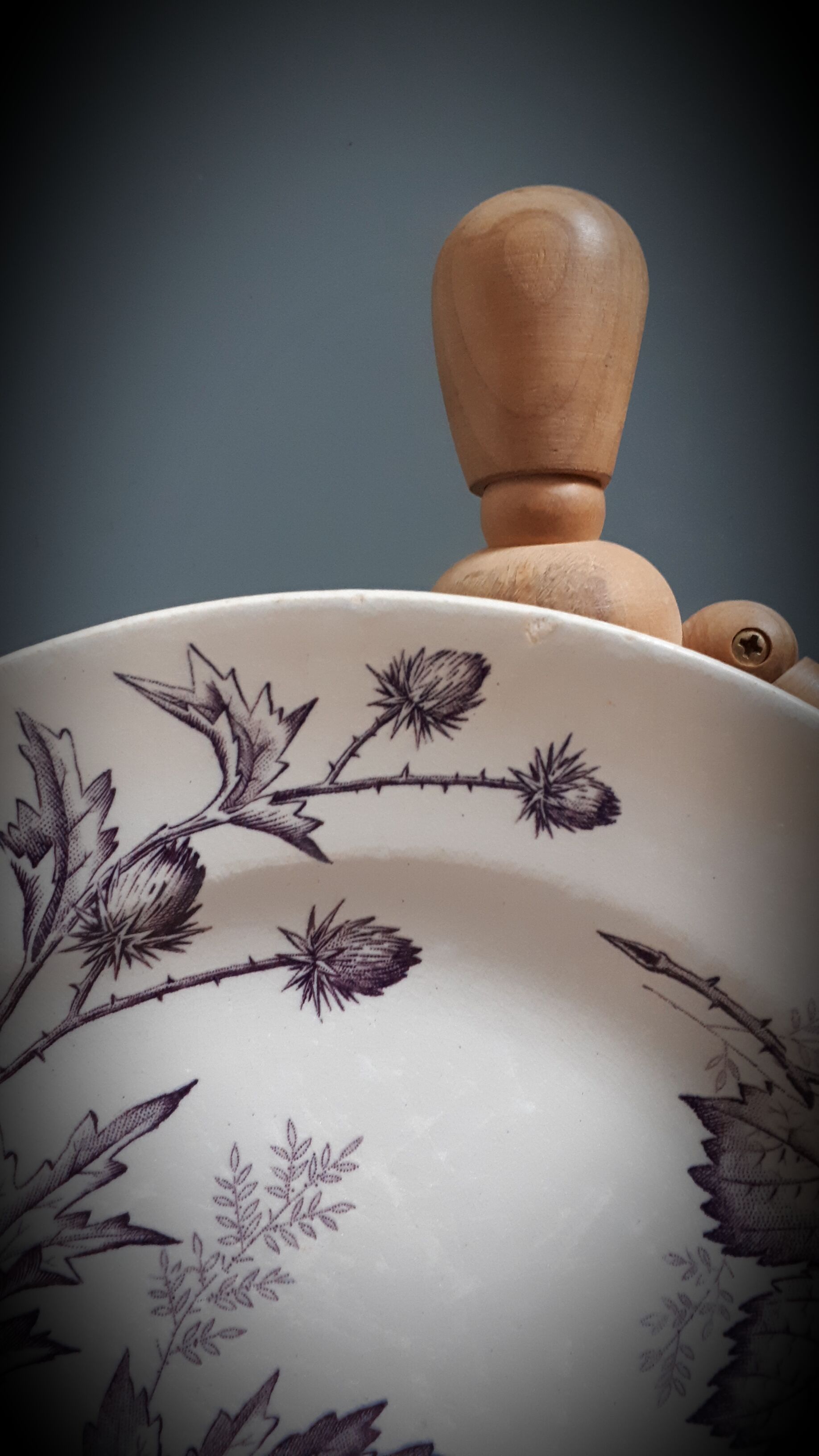 Flora BFK purple plate