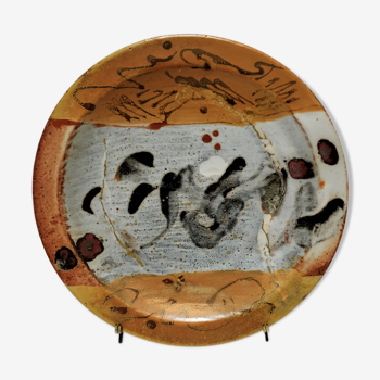 Contemporary plate in glazed stoneware