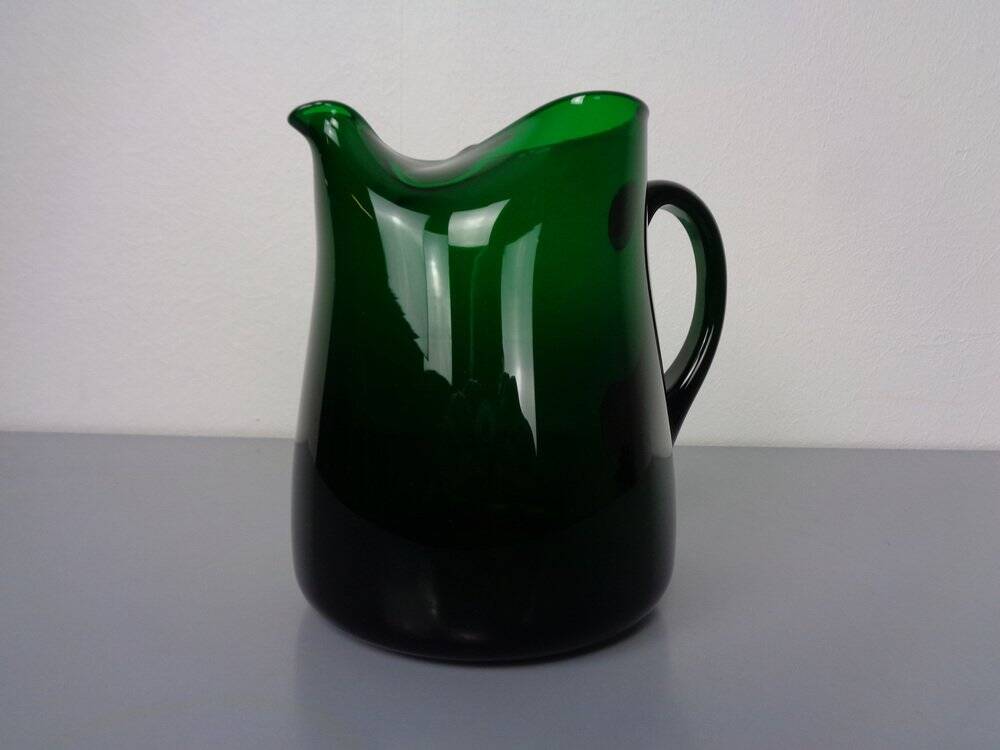 Italian green glass decanter and tumbler, 1960s, set of 7.