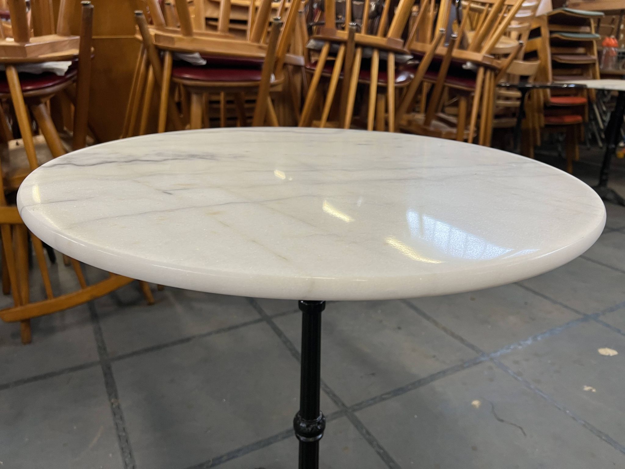 Table bistrot en marbre