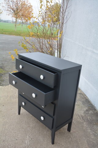 Commode peu profonde