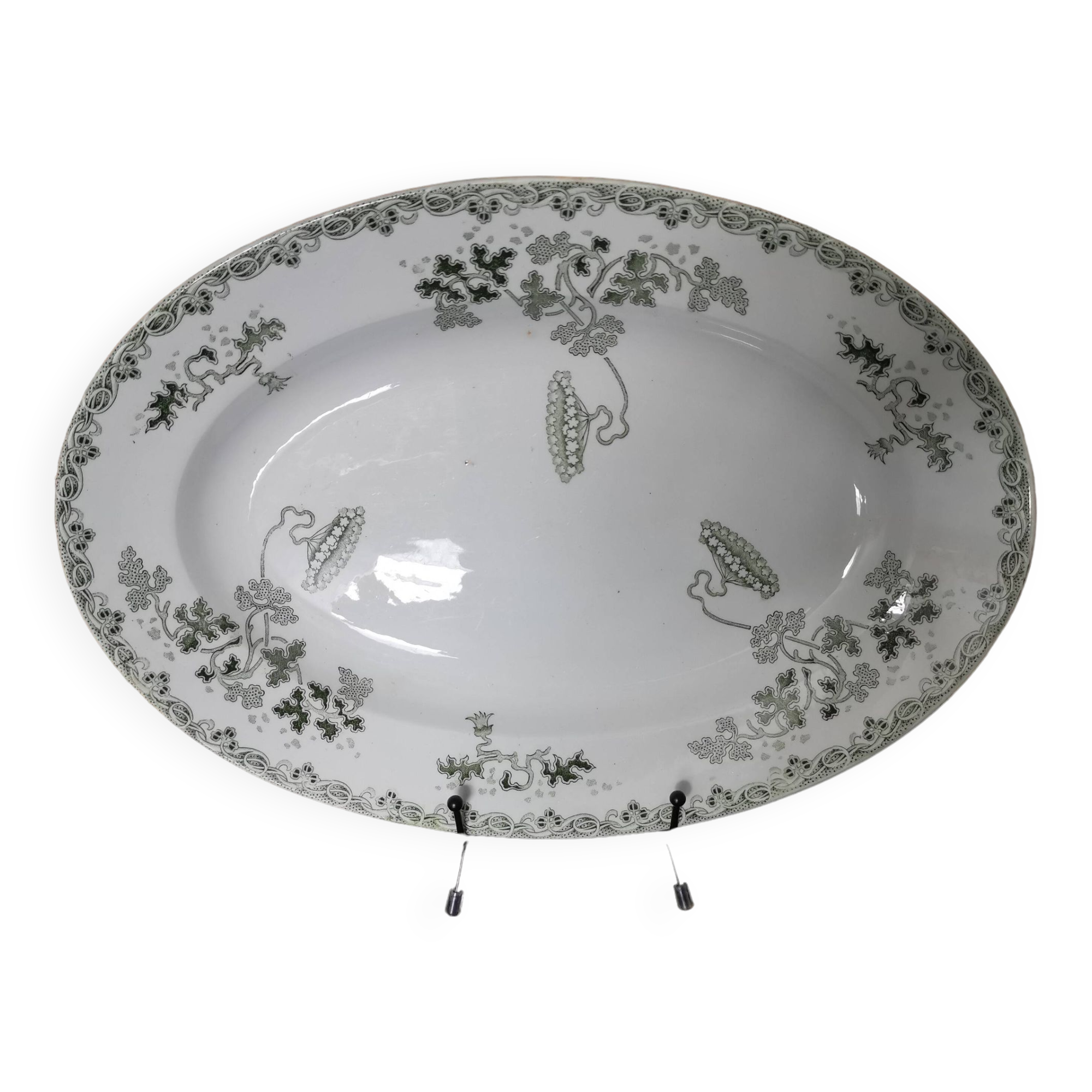 Large oval dish St Amand model "modern style" green Terre de Fer