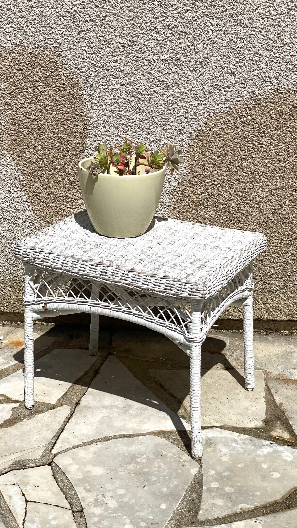 Table basse de jardin rotin vintage