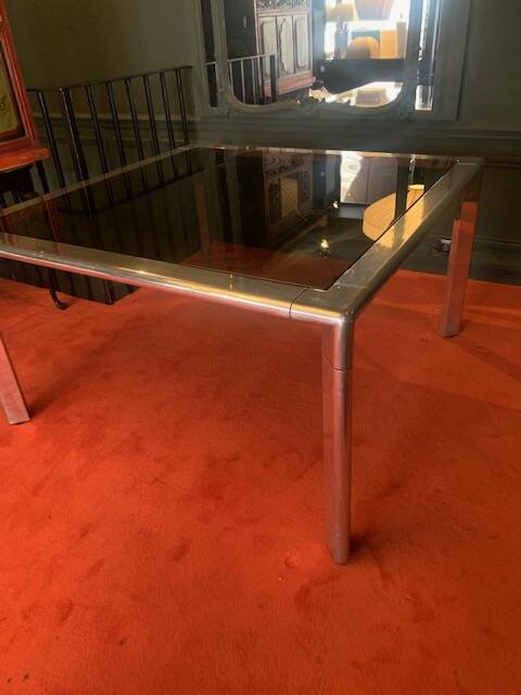 Square table