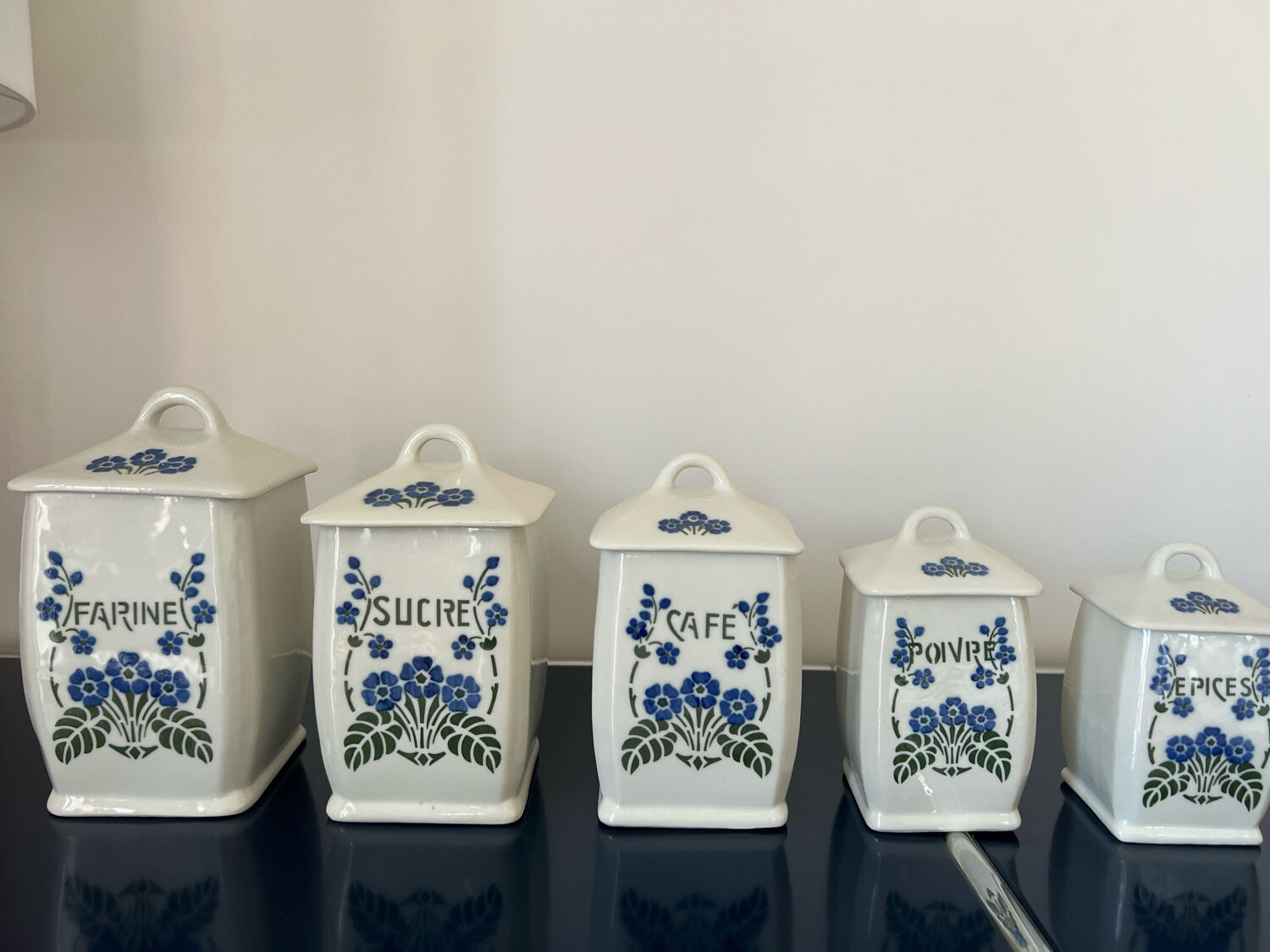 Série pots à épices faïence de Saint-Uze fleurs bleues
