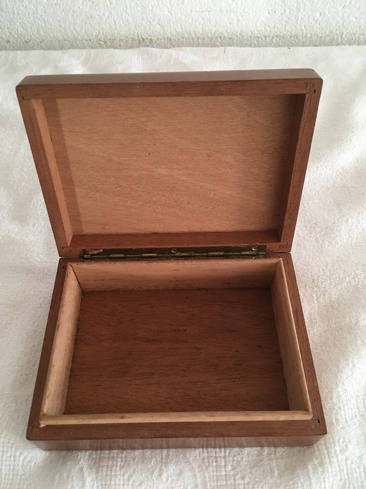 Cigar box or cigarettes in varnished wood
