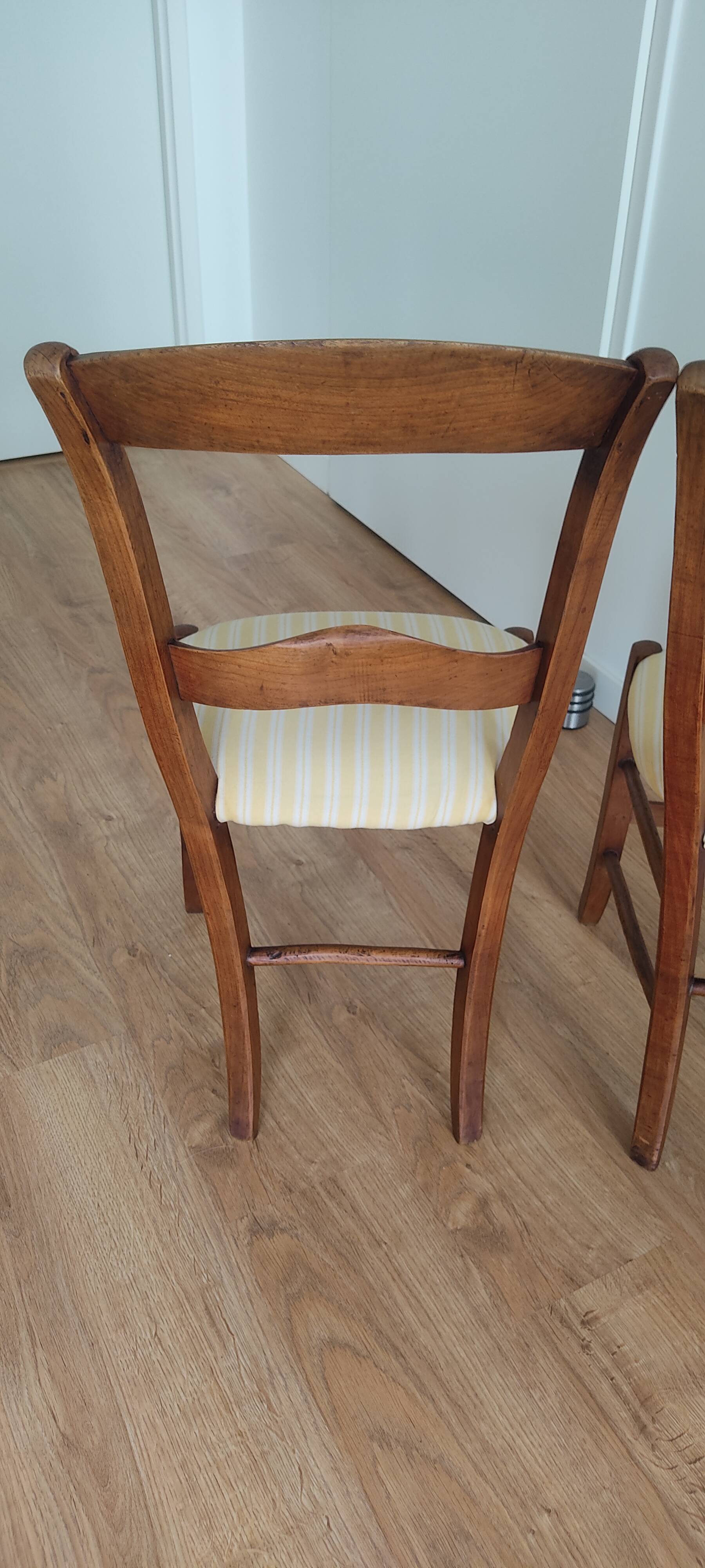 pair of chairs