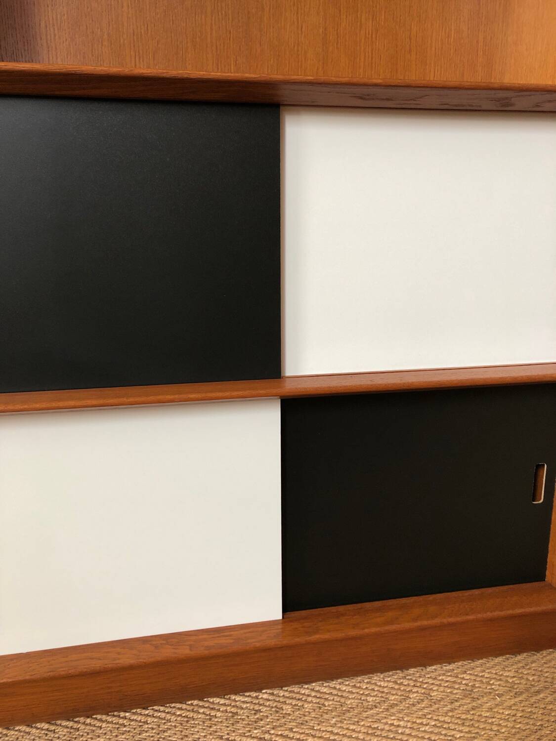 Shelf / display case