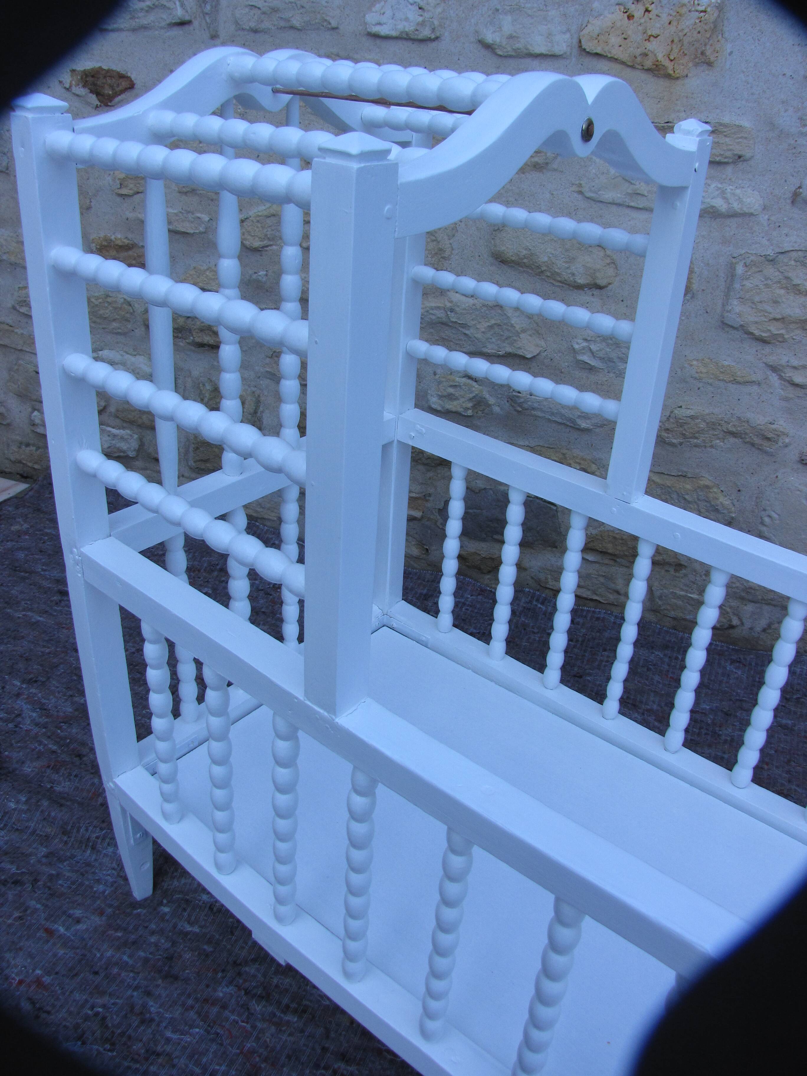White turned wooden cradle