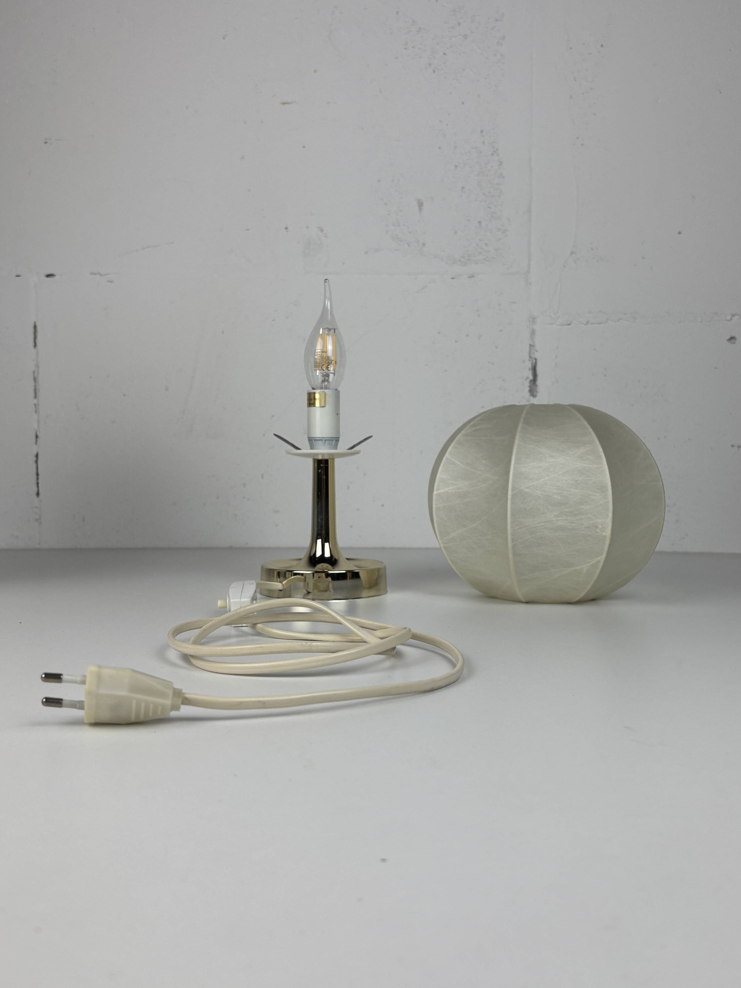 Paire de lampes de table ou de chevet cocon et laiton du milieu du siècle par Goldkant, années 1960
