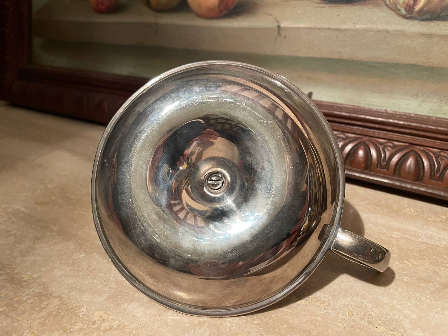 Silver metal thumb candle holder