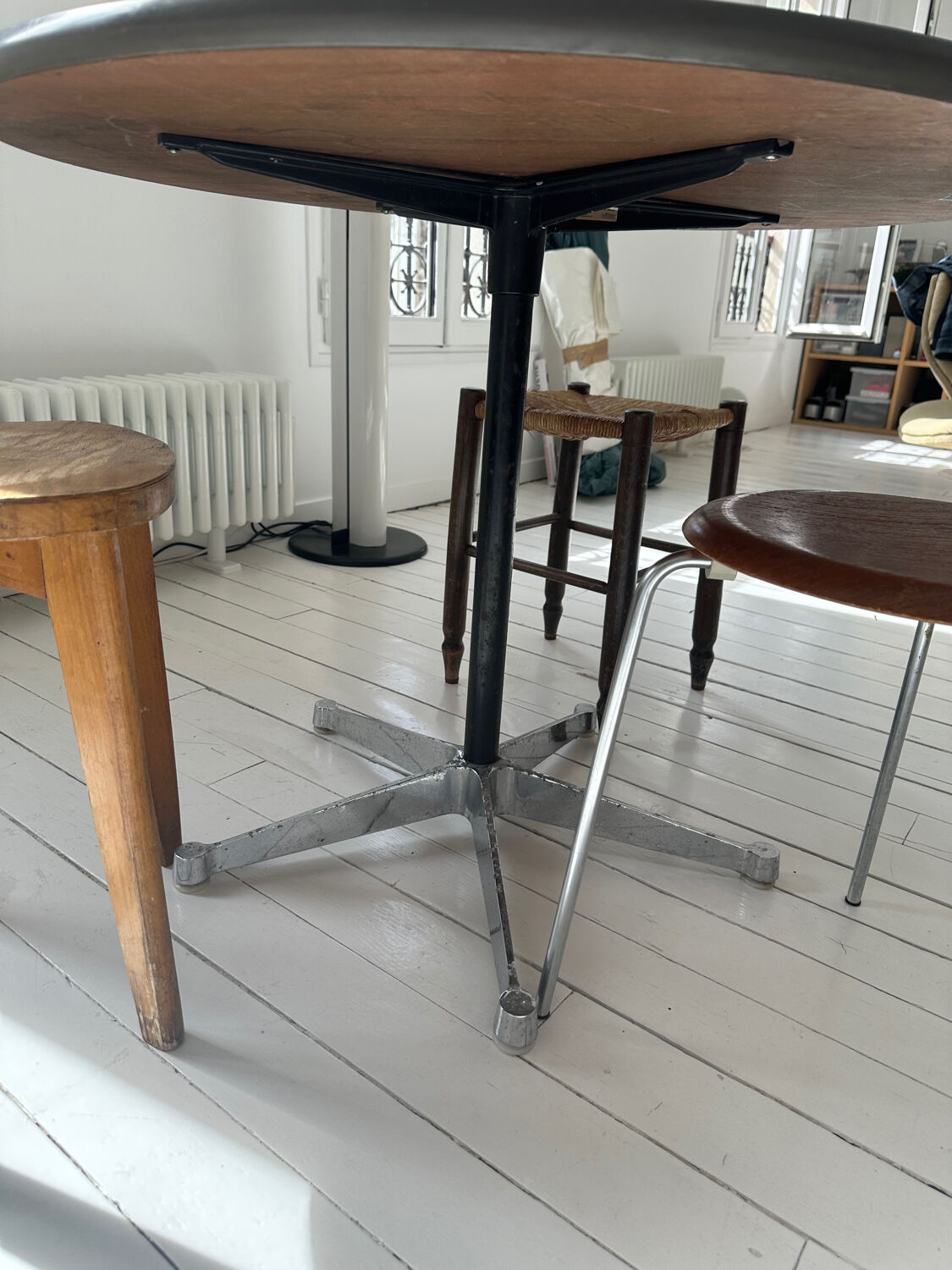 Eames round table for Herman Miller / Vitra – 1970s
