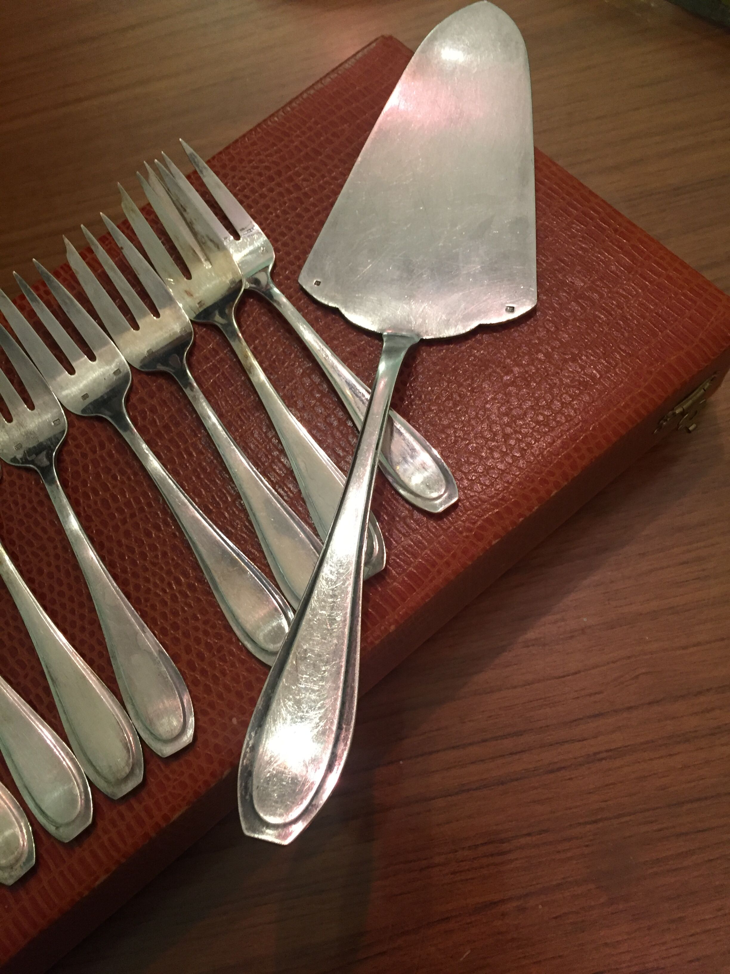 Silver metal cutlery