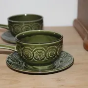 Vintage Tams England service – 6 soup bowls with handles and saucers in olive green ceramic.