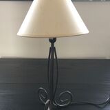Tripod spiral lamp