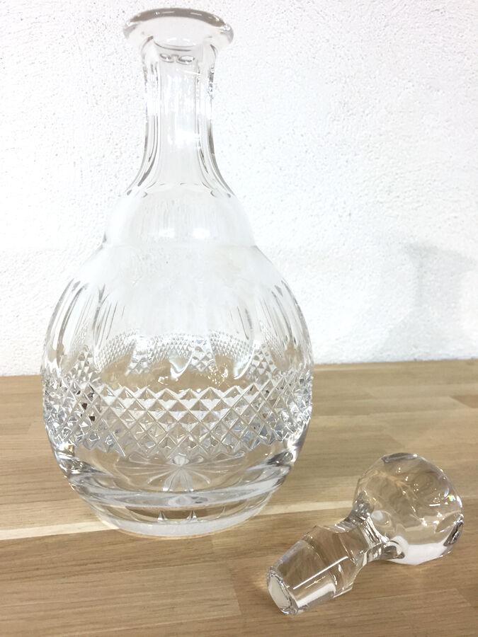 Carafe ancienne en cristal blanc