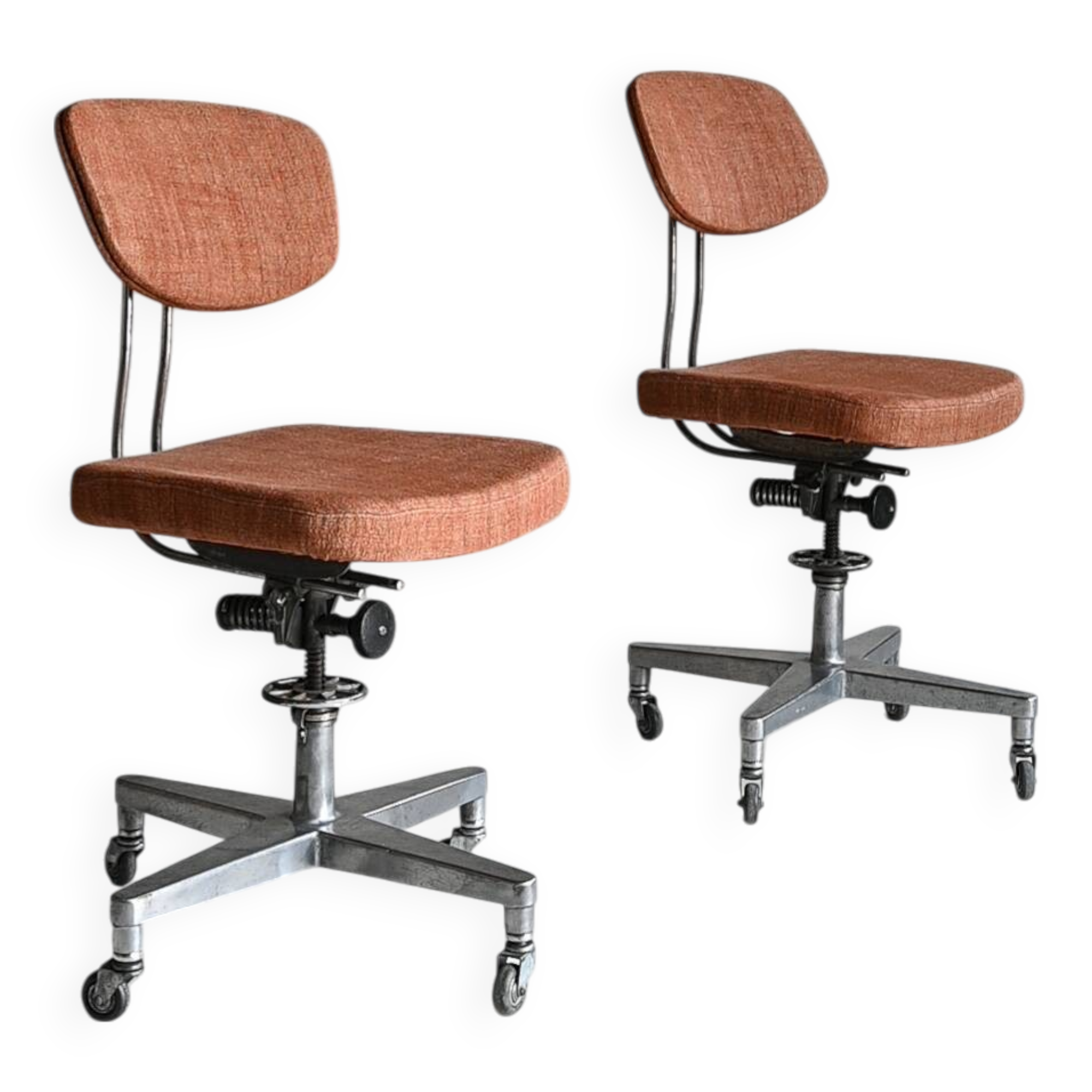 Paire de chaises industrielles