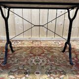 Table bistrot ovale en marbre et fonte