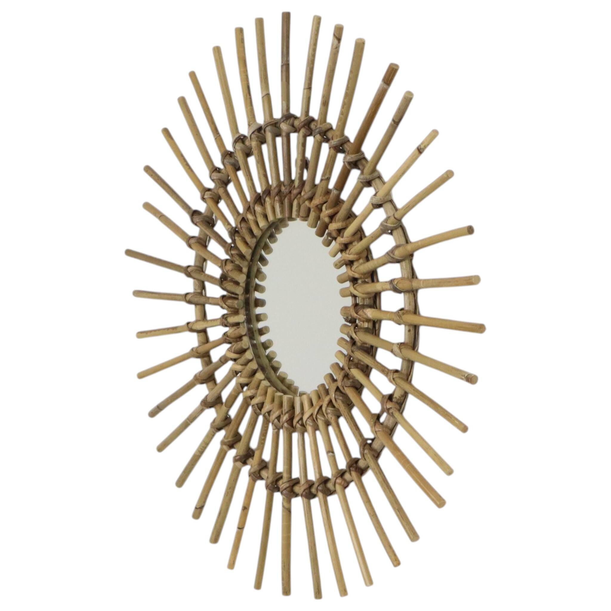 Miroir en rotin et bambou en forme de soleil du milieu du siècle, France, 58 cm