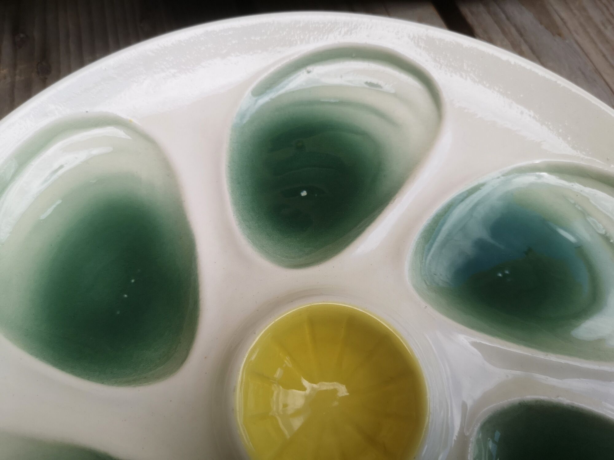 Set of 4 plates with oysters yellow and green salins décor