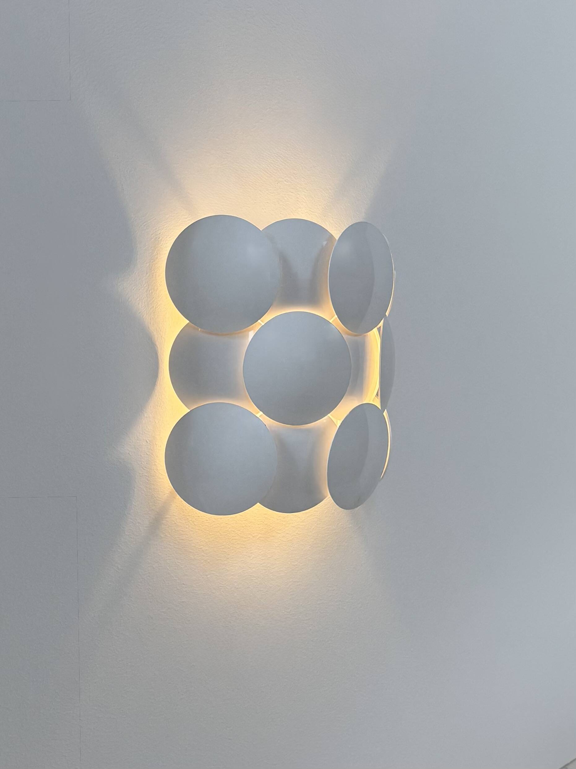 Vintage wall light, ABS and white lacquered metal, France, 1980.