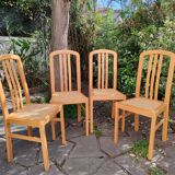 Chaises en bois et cannage