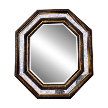 Octagonal mirror with gilded frames