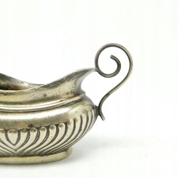 Pre-war decorative salt shaker with ribbed body