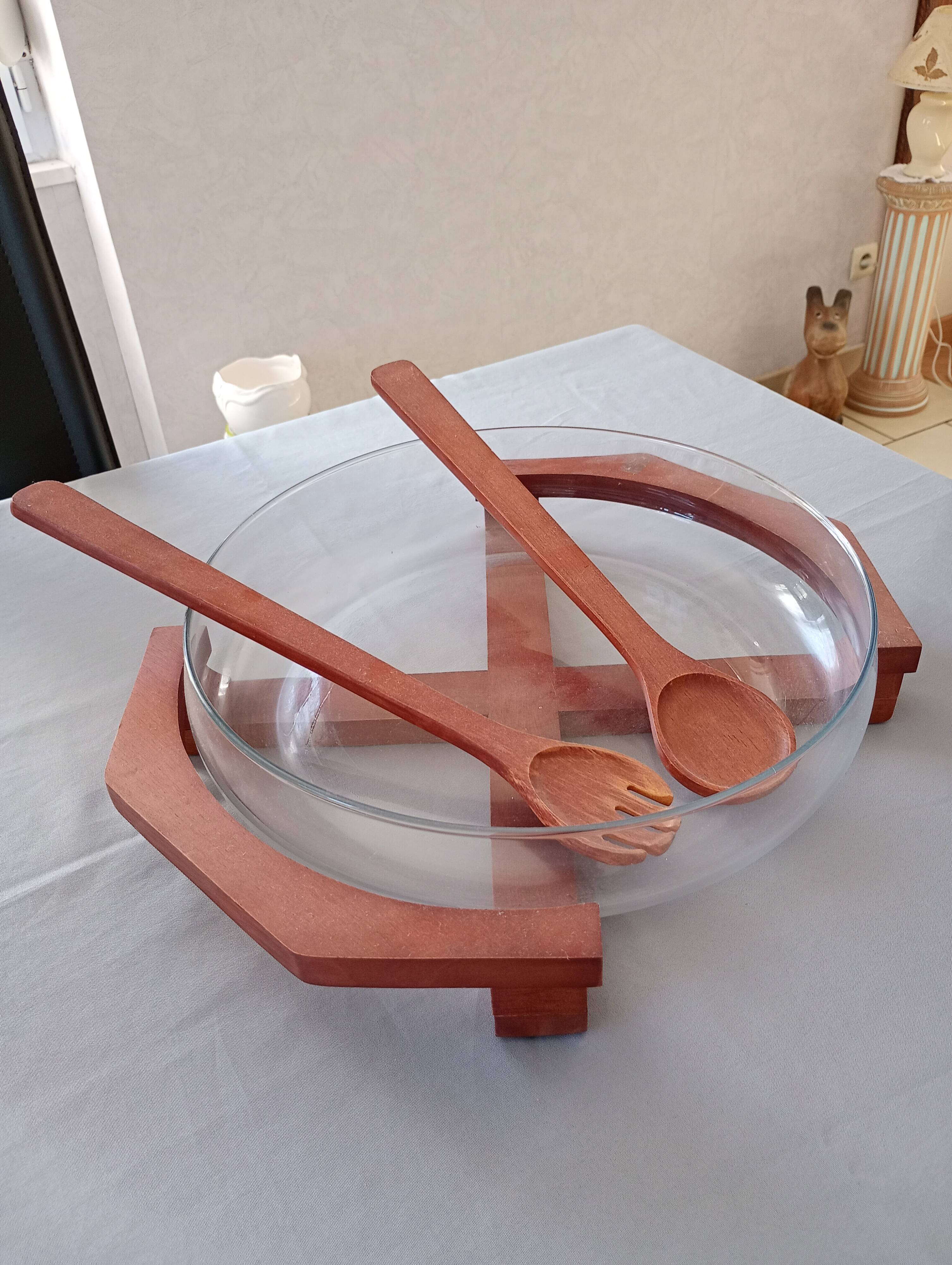 large convivial salad bowl in teak and glass