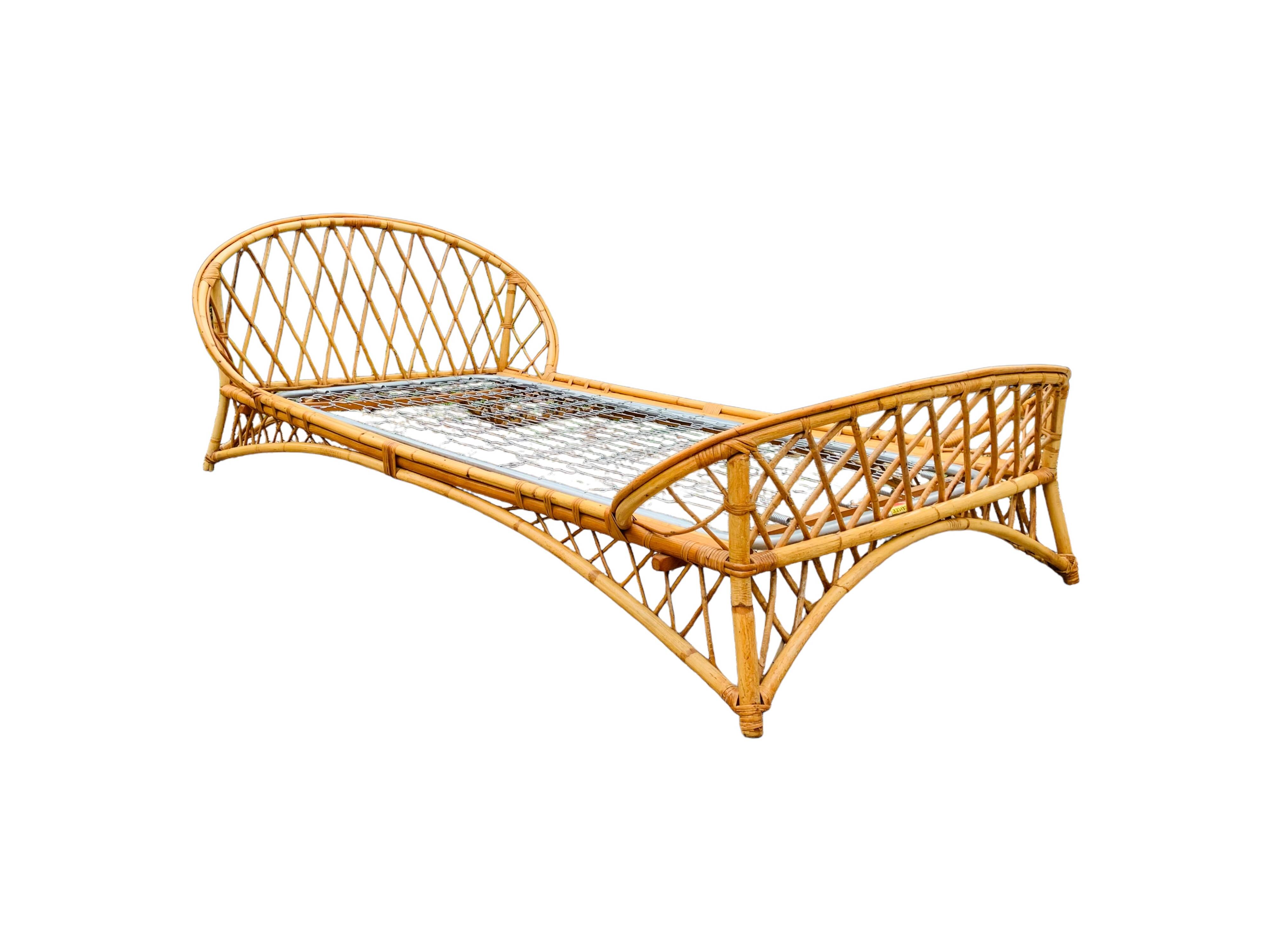 Rattan basket bed 90x190 vintage 1960