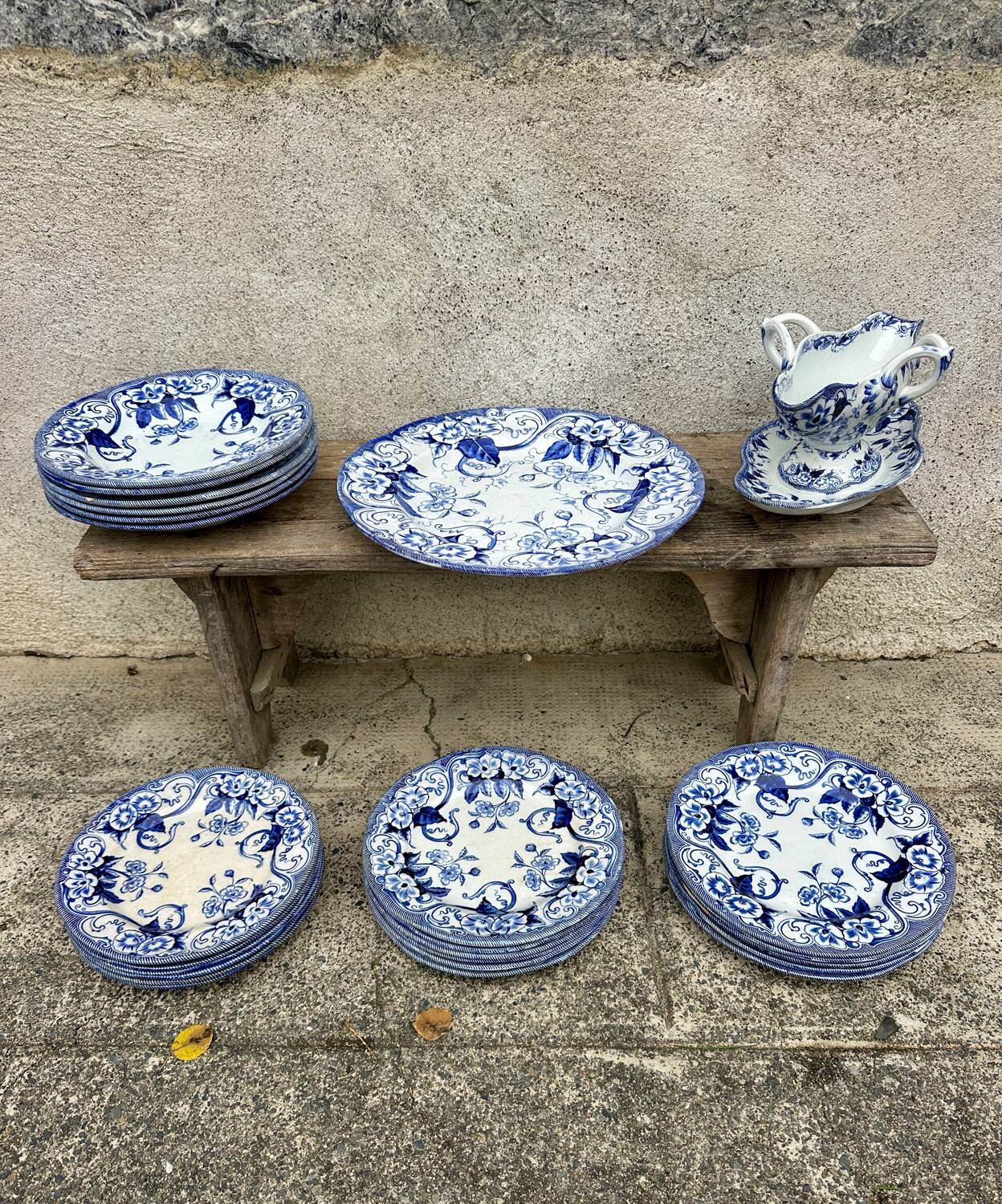 Antique Creil Montereau earthenware dinner service with Flora pattern