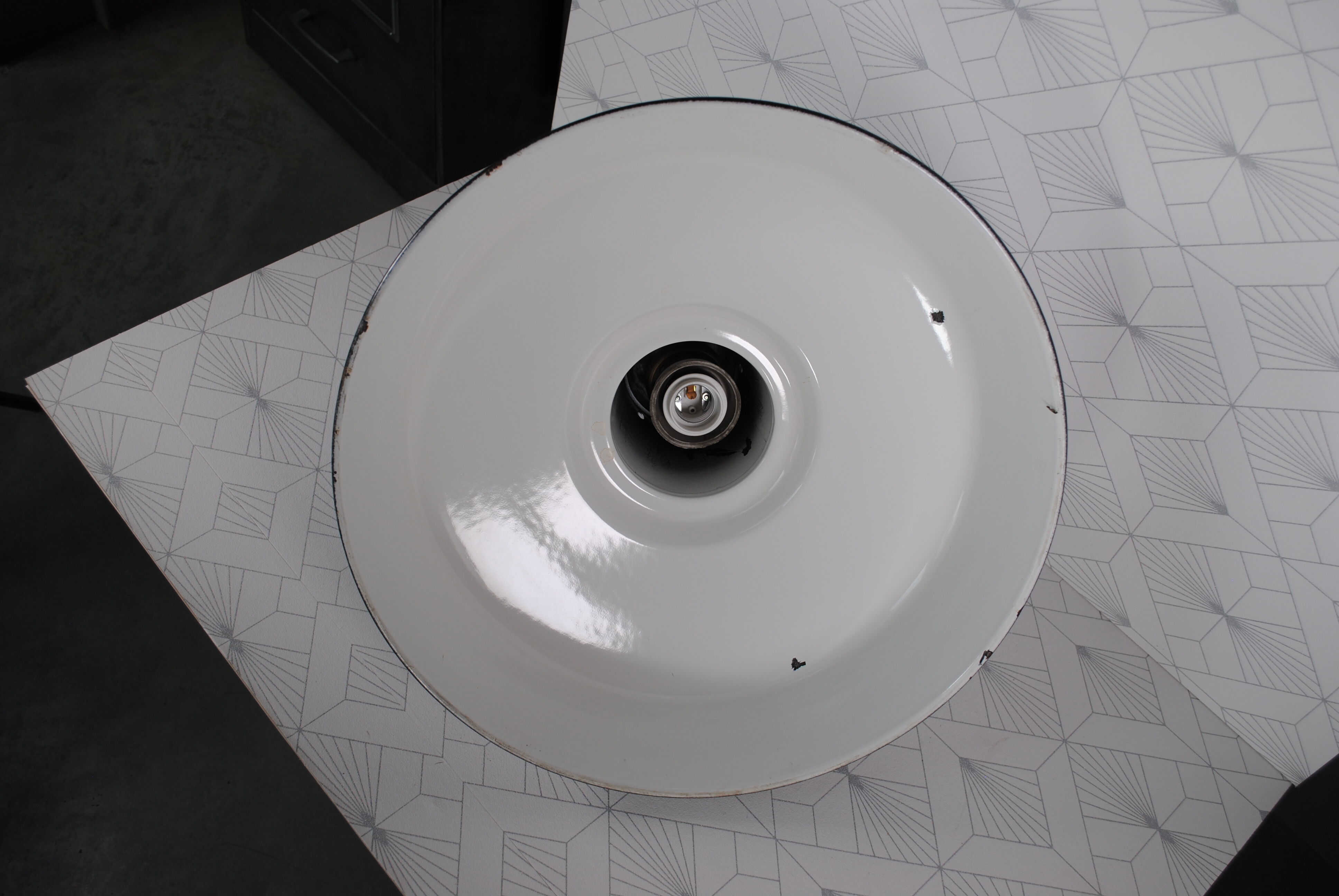 Enamelled industrial hanging