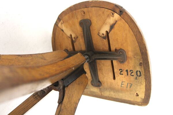 Tabouret tripode en pin, Suède, 1920