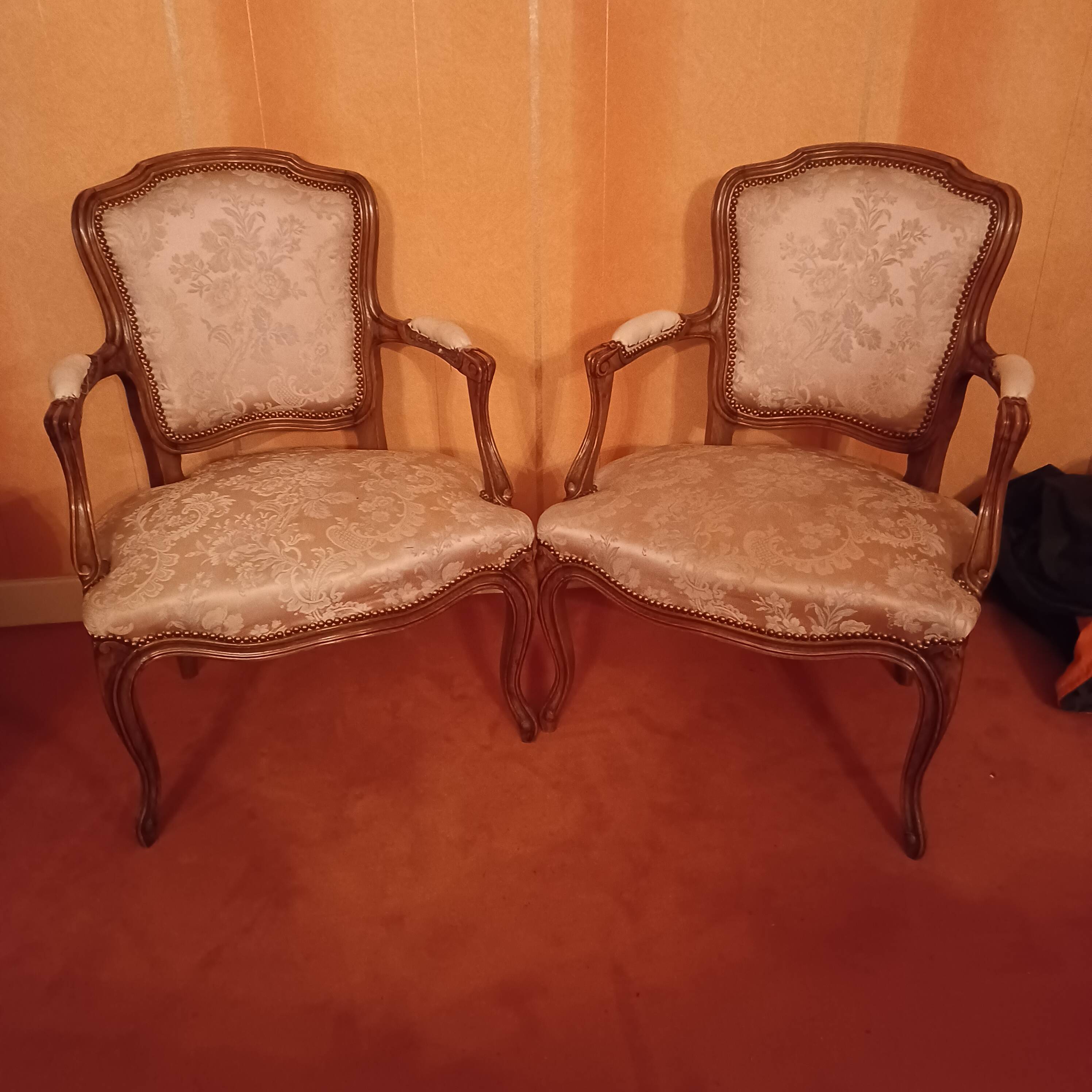 Cabriolet armchairs