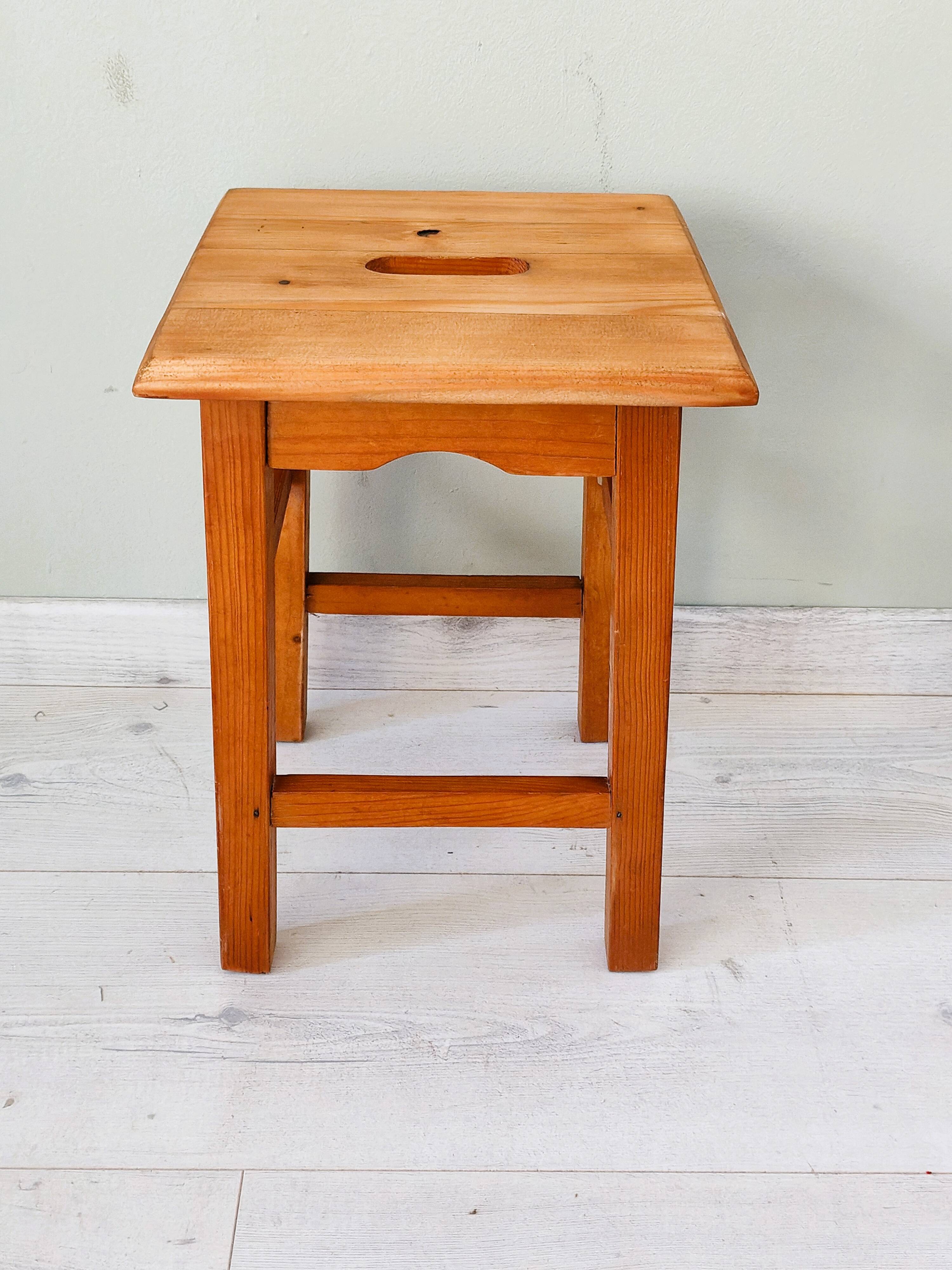 Rustic stool in solid pine