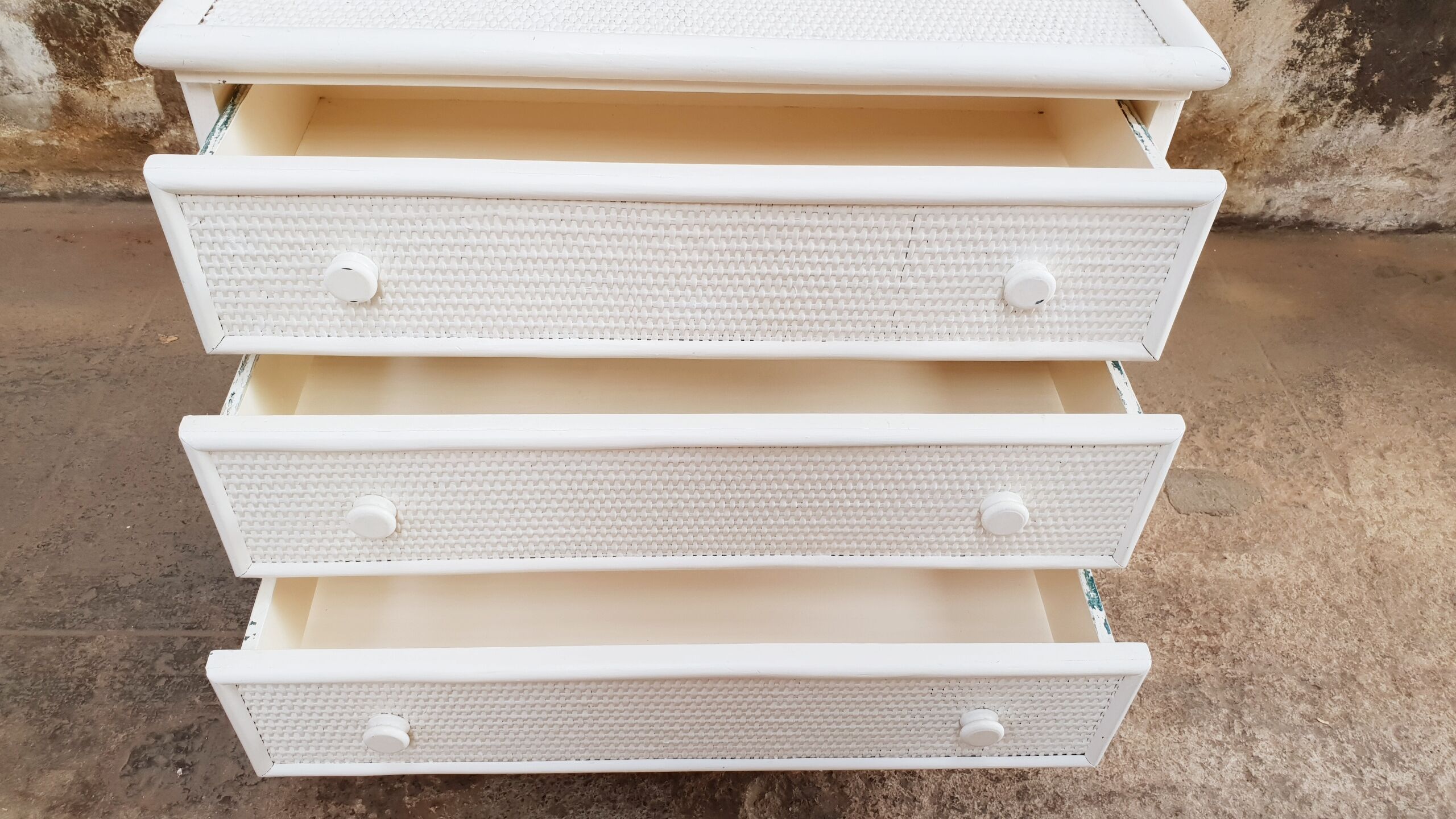 Commode vintage en rotin blanc