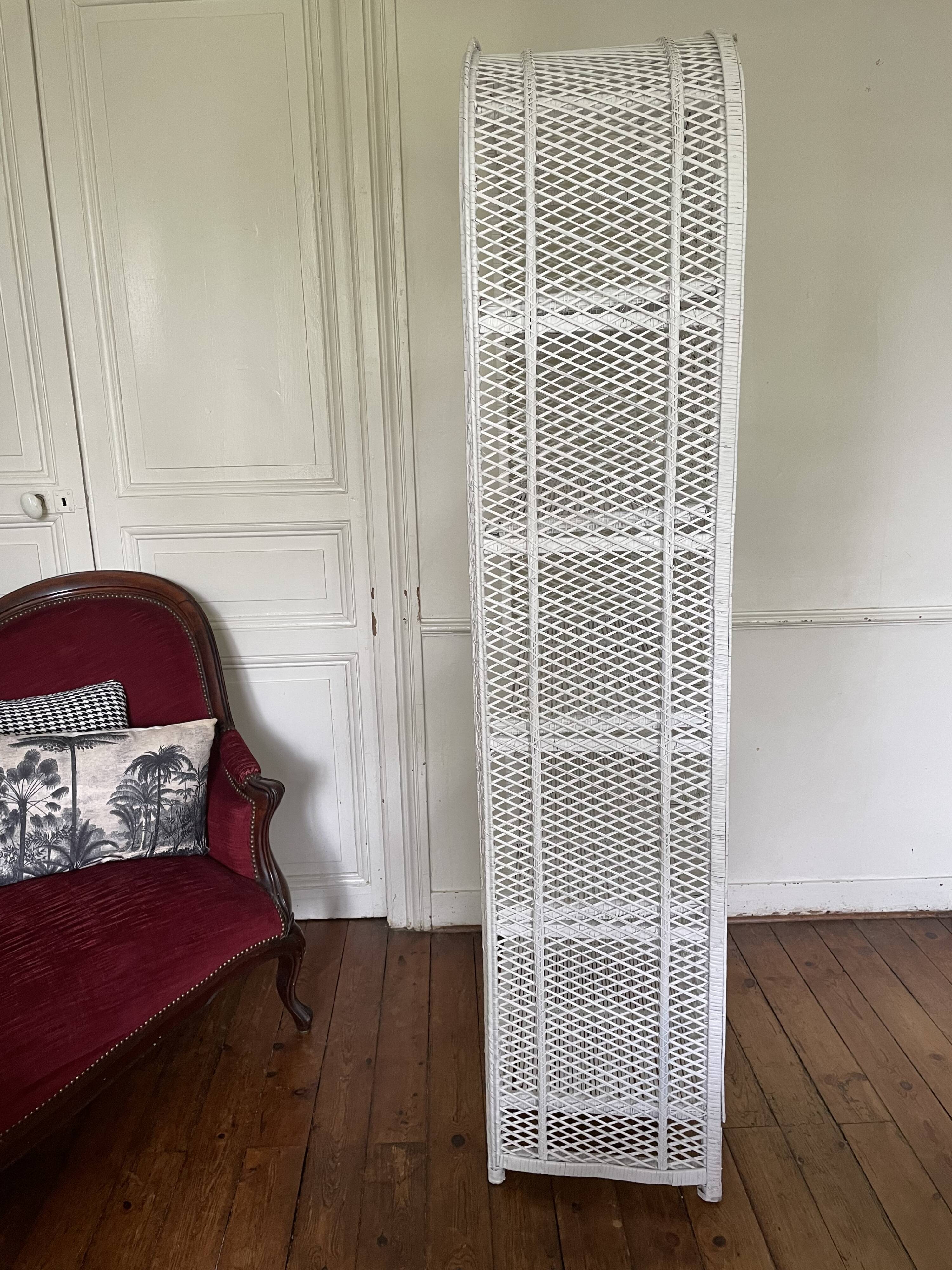 Etagère bibliothèque blanche en bambou et rotin