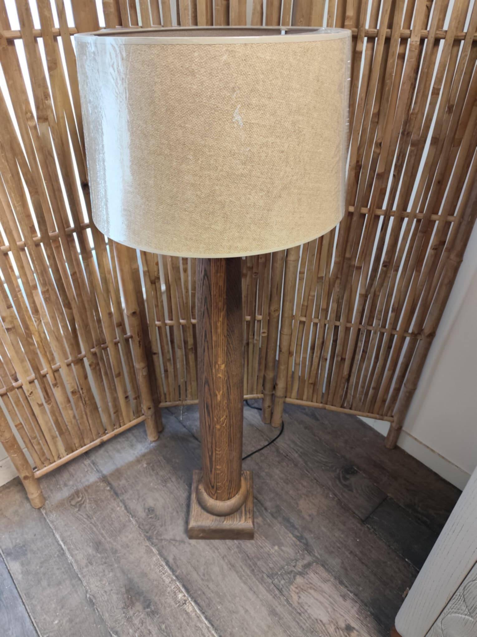 Lampe pied en chêne massif