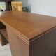 Bureau de milieu en chêne et loupe