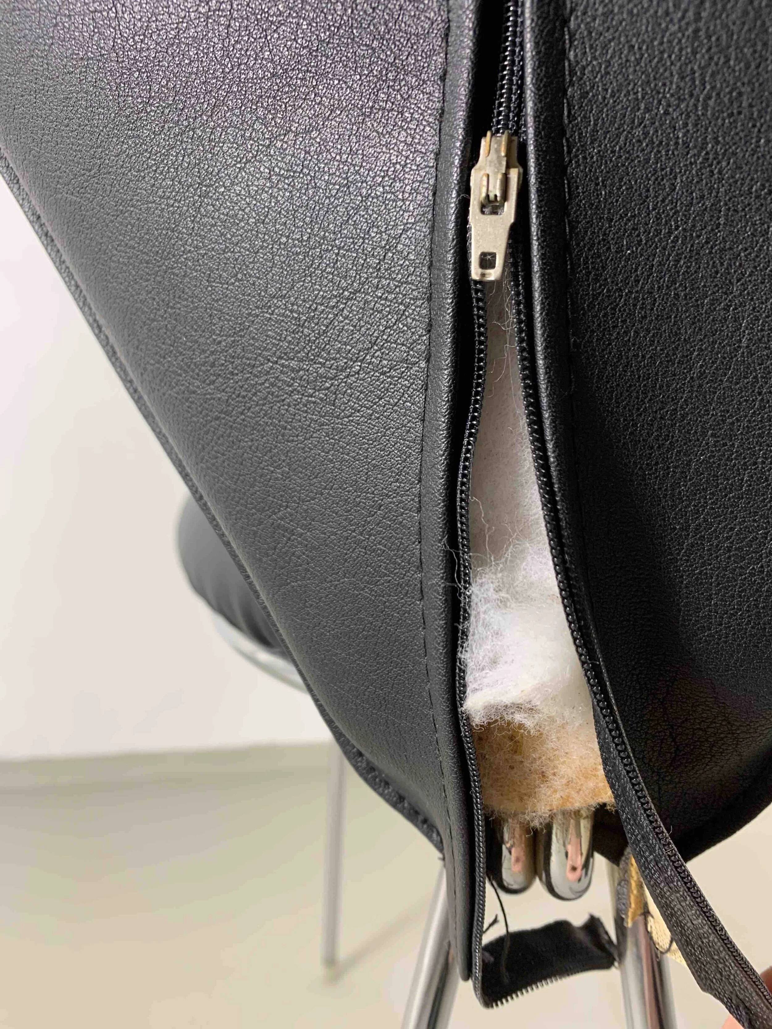 Six chaises en métal recouvertes de similicuir noir, de Lubke, Allemagne, années 1990